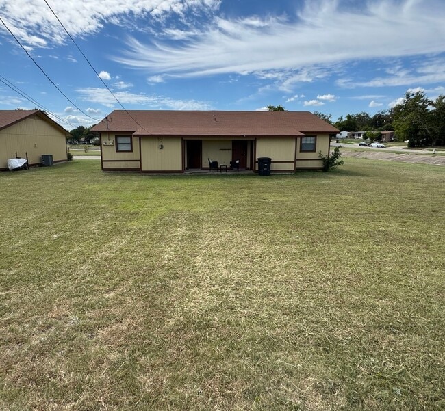 Building Photo - 360 Virtual Tour Available