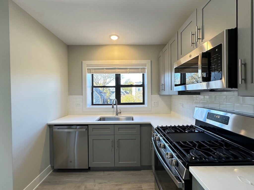 Building Photo - 1144 Oak Ave