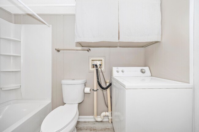 Building Photo - 5201 Amos Reeder Rd