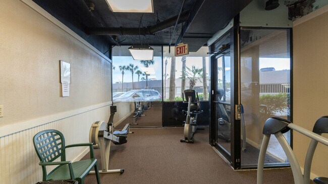 Building Photo - 7205 Thomas Dr