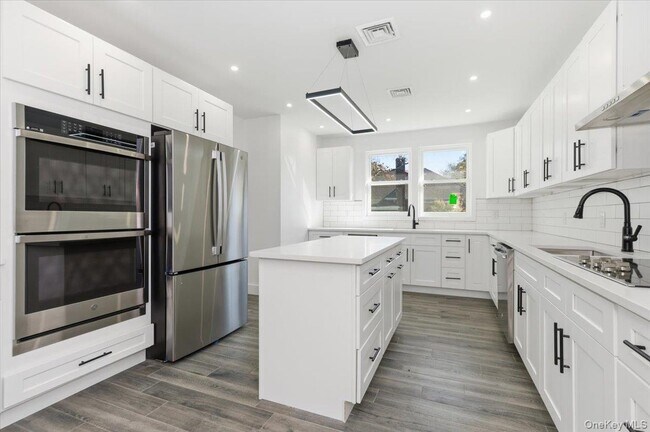 Building Photo - 559 Linda Ln