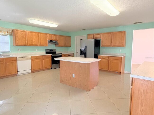 Building Photo - 6759 Krenson Oaks Cir