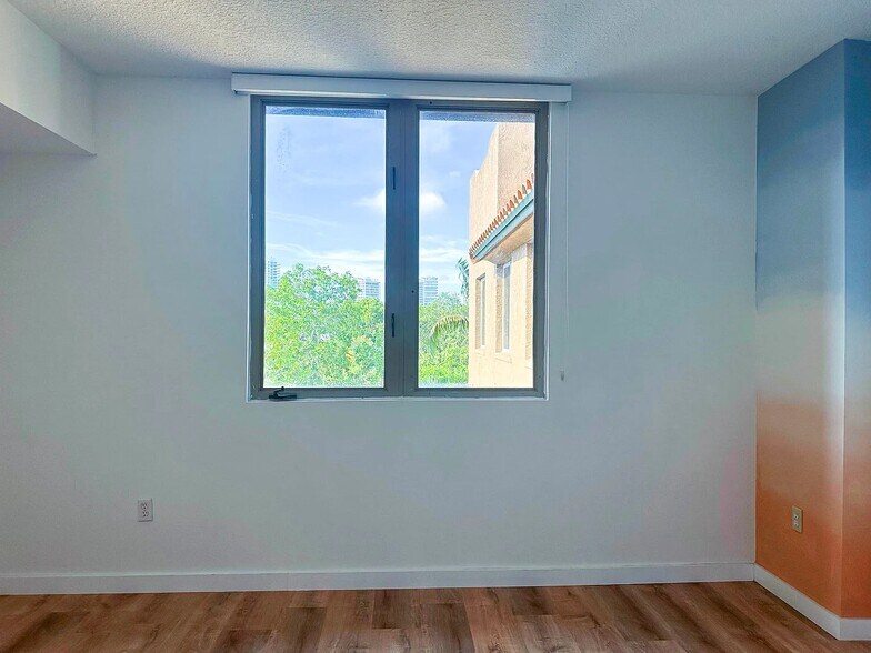 Building Photo - 2630 SW 28th St