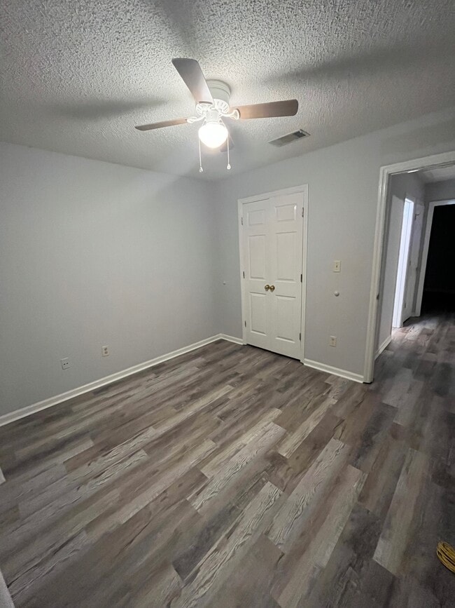Building Photo - 2505 Walden Ct
