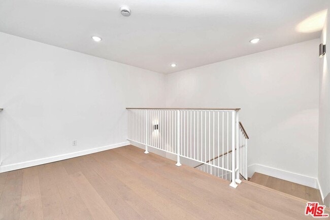 Building Photo - 843 4th St