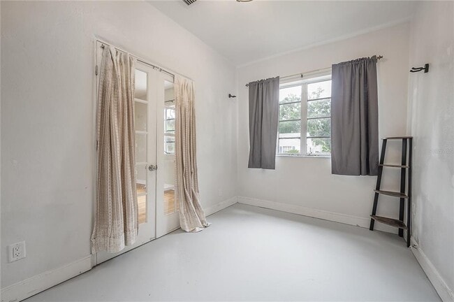 Building Photo - 325 W Rio Vista Ct