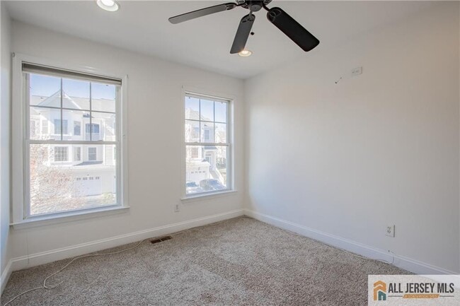Building Photo - 98 S Shore Dr