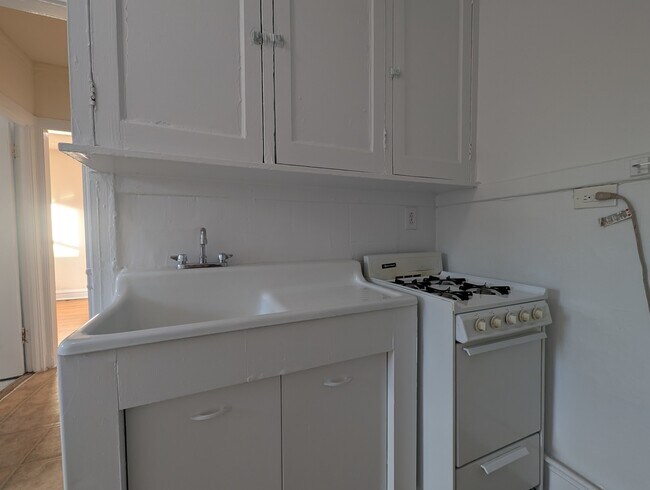 Building Photo - 3310 W Schubert Ave