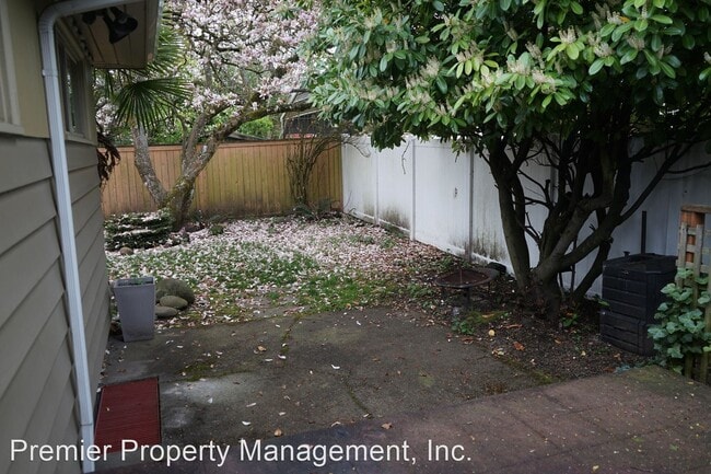 Building Photo - 4 br, 2 bath House - 811 T ST