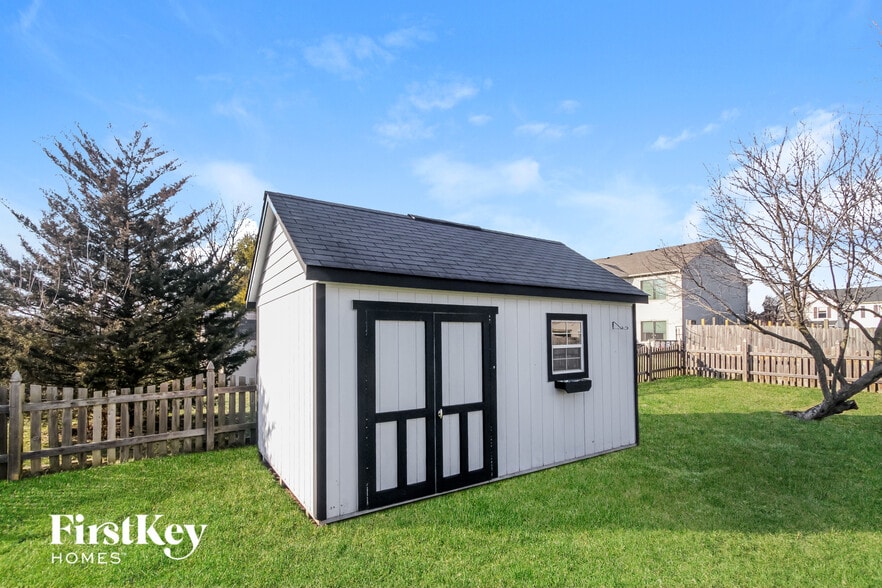 Building Photo - 6 Wyndham Dr