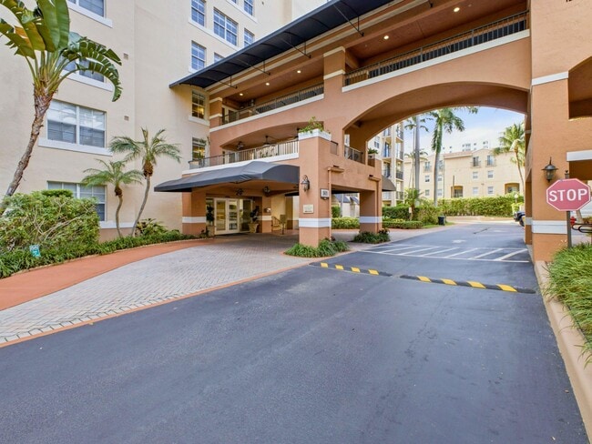 Building Photo - 1801 N Flagler Dr