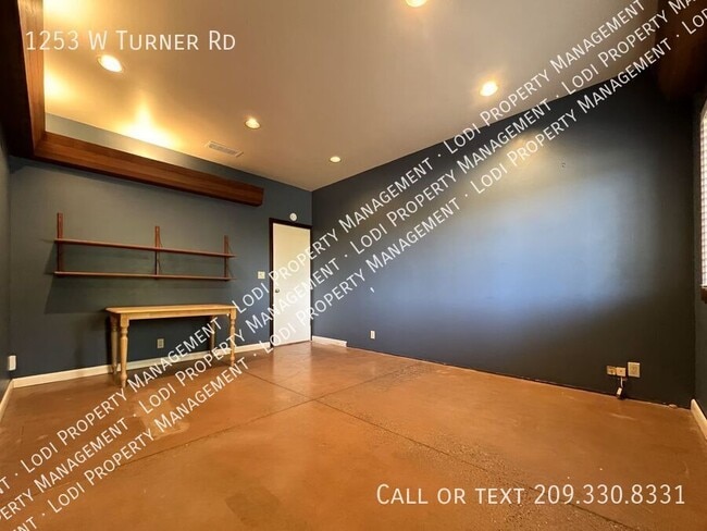 Building Photo - 1253 W Turner Rd