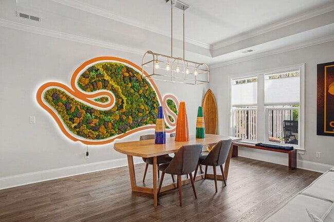 Building Photo - 3 BED | 3.5 BATHS | TWO CAR GARAGE | HERB RIVER | FURNISHED TOWNHOME