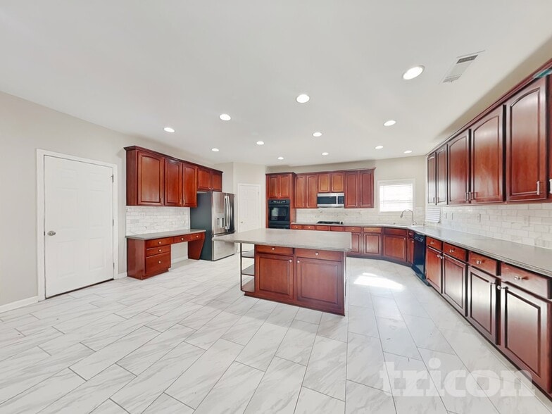 Building Photo - 1524 Montauk Point