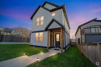 Building Photo - **Modern 3-Bedroom Home Near Downtown Nash...