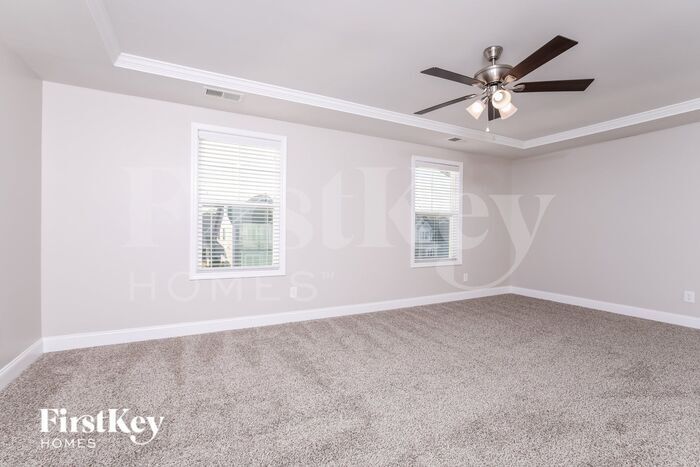 Building Photo - 499 Royal Oak Ln