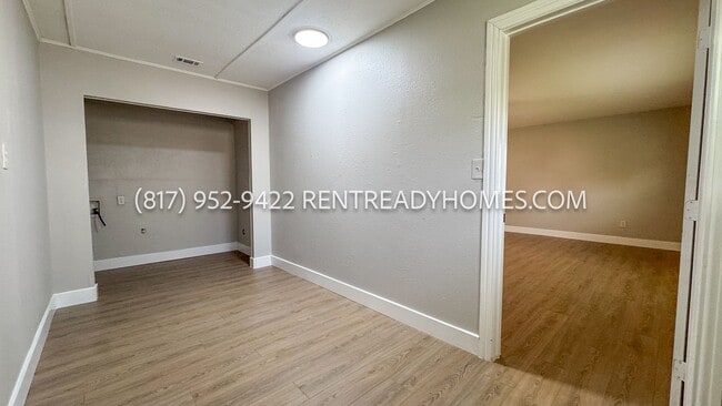 Building Photo - 2613 Fairbrook St