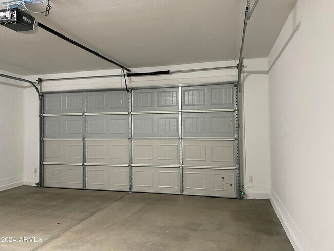 Building Photo - 8826 W Medlock Dr