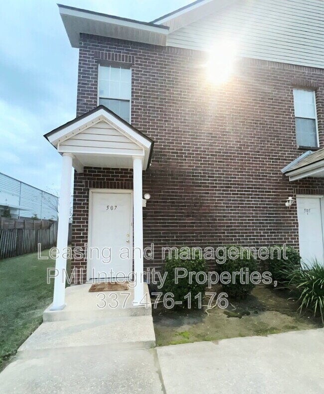 Primary Photo - 4625 Burbank Dr