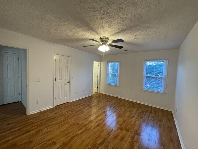 Building Photo - 3 bedroom, 2 bathroom home in Beau Rivage Plantation!