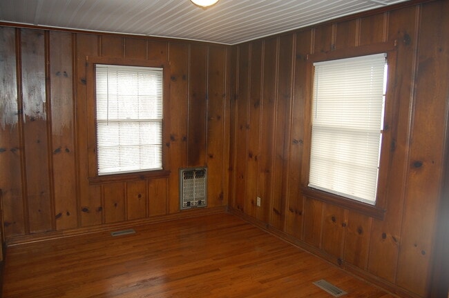 Building Photo - 1719 McClung Ave