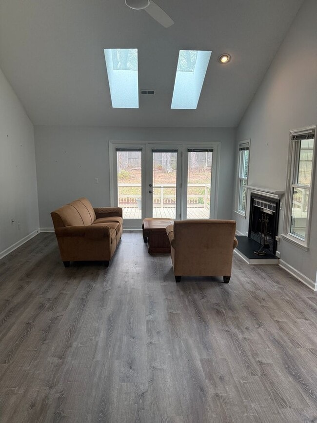 Building Photo - FIRST MONTH FREE!