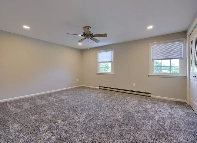 Building Photo - 131 Highview Dr