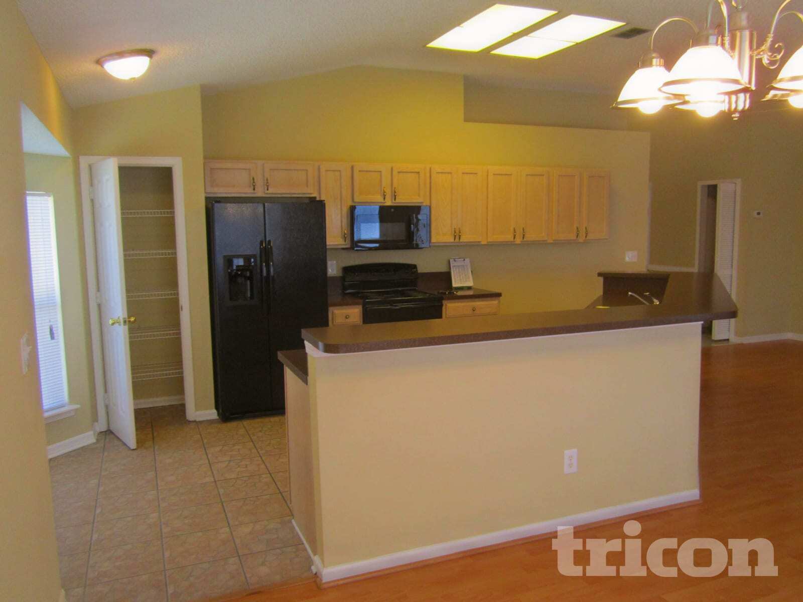 Building Photo - 325 Island View Cir