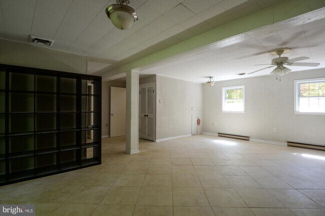 Building Photo - 3409 Beverly Dr