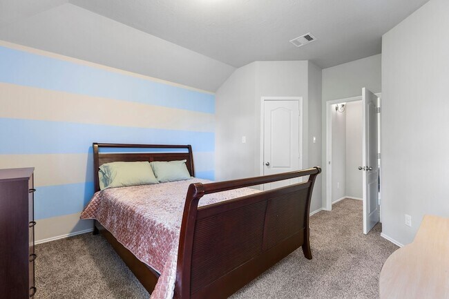 Building Photo - 12002 Rockridge Falls Dr