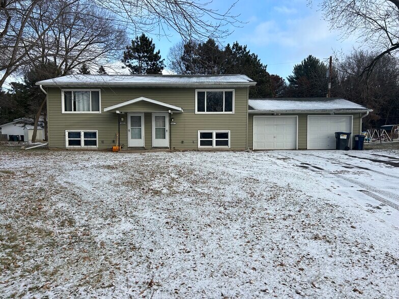 Primary Photo - 3017 Pine Lodge Rd