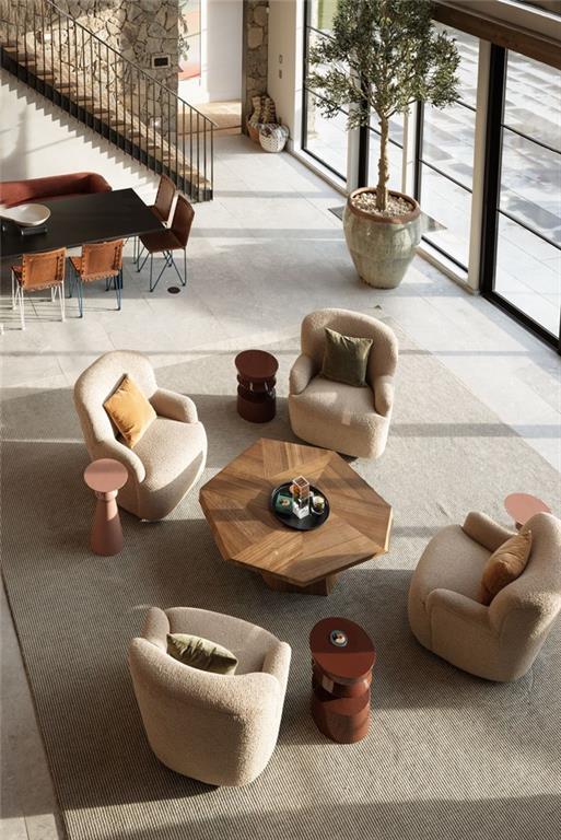 Building Photo - 725 Rocky Point Dr