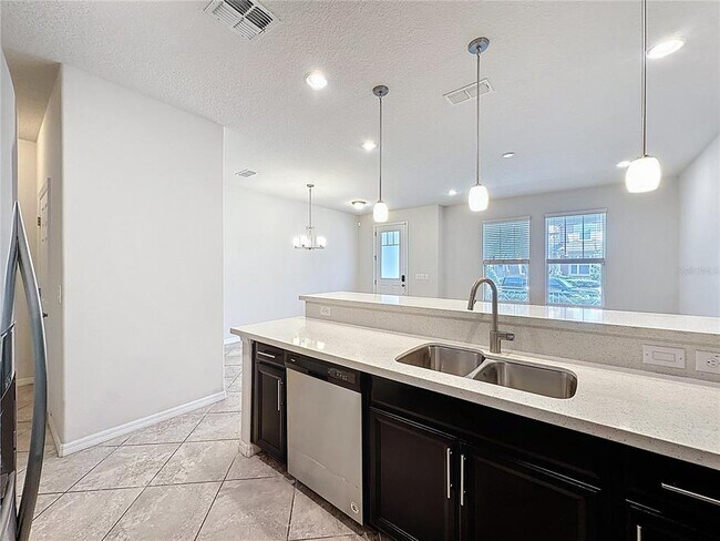 Building Photo - 2904 Windmill Dr