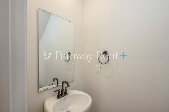 Building Photo - 138 Wembury Ln