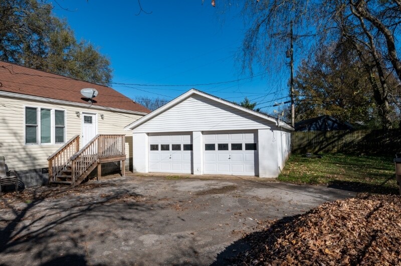 Building Photo - 102 Rural Ave