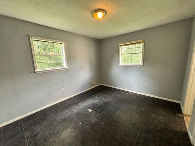 Building Photo - 6709 Lake Glen Dr