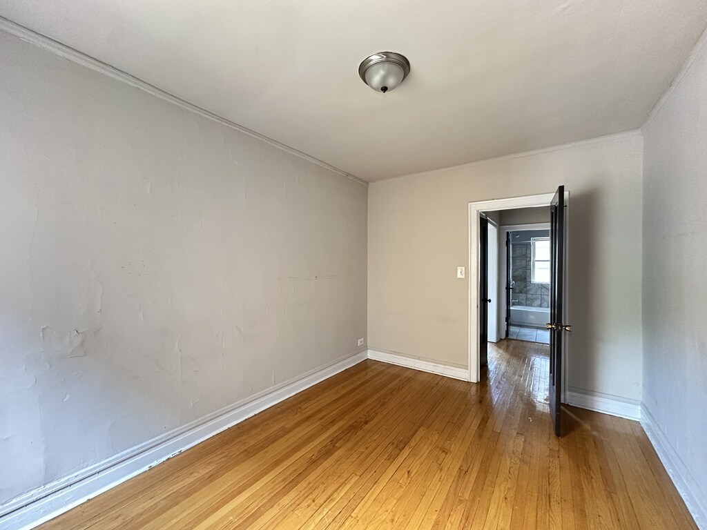 Building Photo - 3577 N Milwaukee Ave
