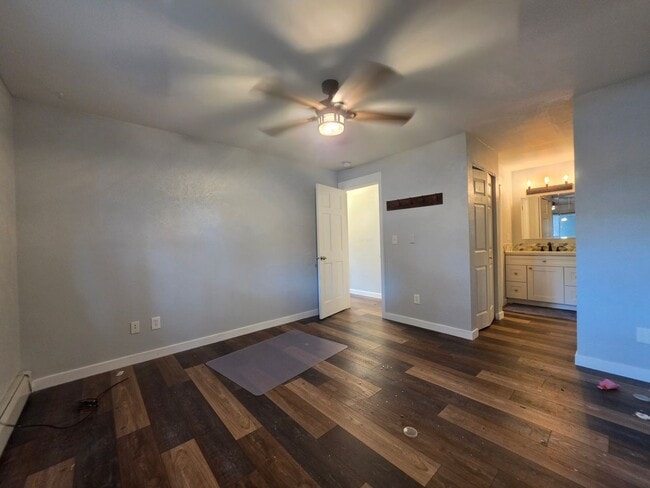 Building Photo - Stylish Ground Level Condo 2 Bedroom 2 Bath!