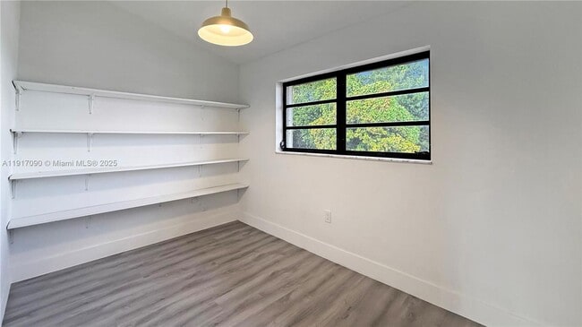 Building Photo - 8877 SW 36th St