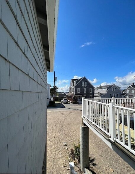 Building Photo - 47 Ocean Rd N
