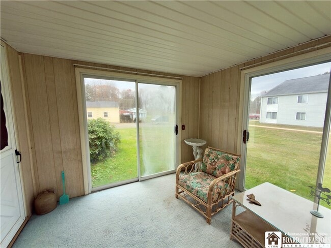 Building Photo - 32 Maple St