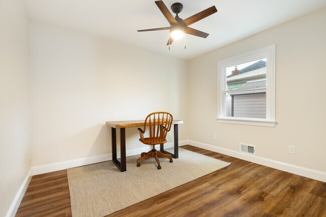 Building Photo - 165 Byrne Ave