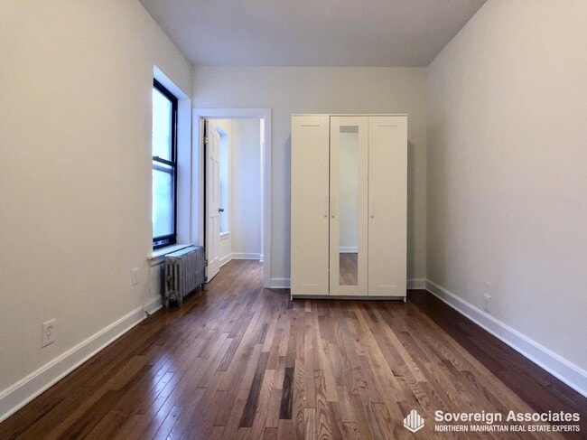 Building Photo - 401 E 68th St
