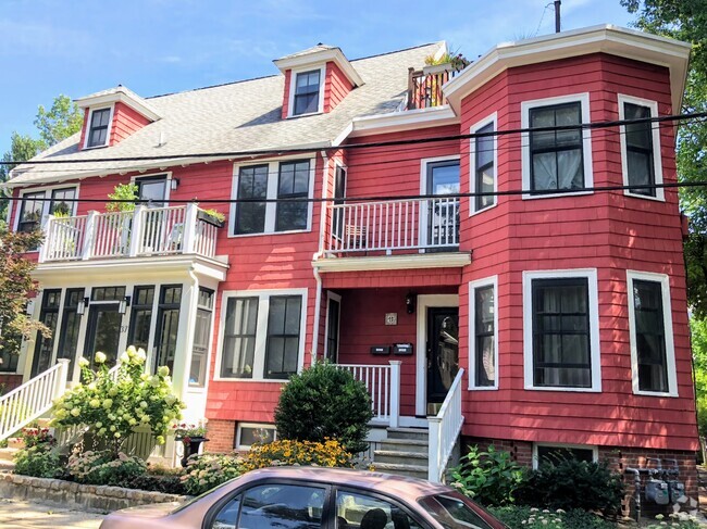Building Photo - 37 Fairfield St
