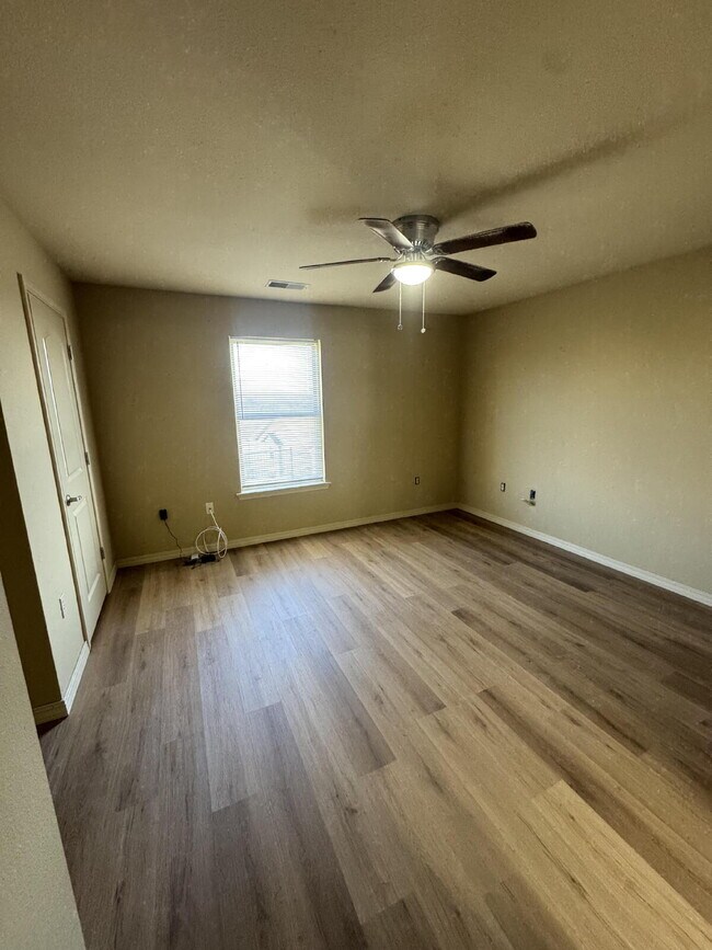 Building Photo - Welcome to your new condo in beautiful Branson, MO!