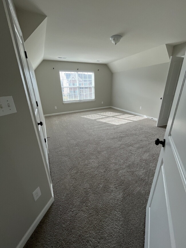 Building Photo - "Charming 4-Bed High Point Home with Granite Elegance & Cozy Fireplace!"