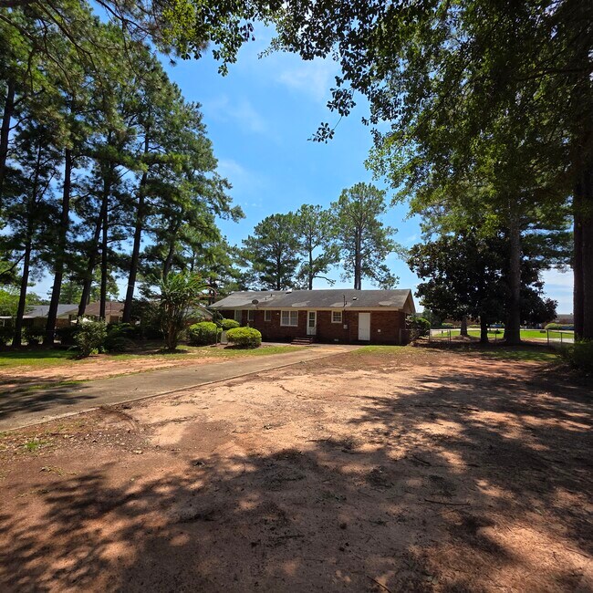 Building Photo - 2625 Partridge Dr