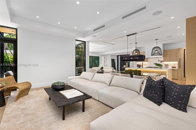 Building Photo - 4024 Bonita Ave