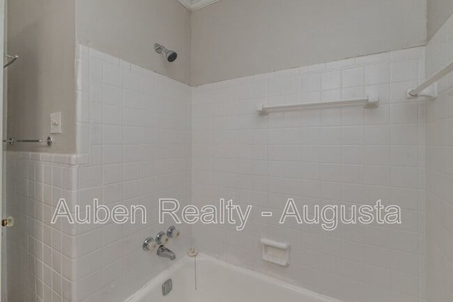 Building Photo - 2207 Montclair St