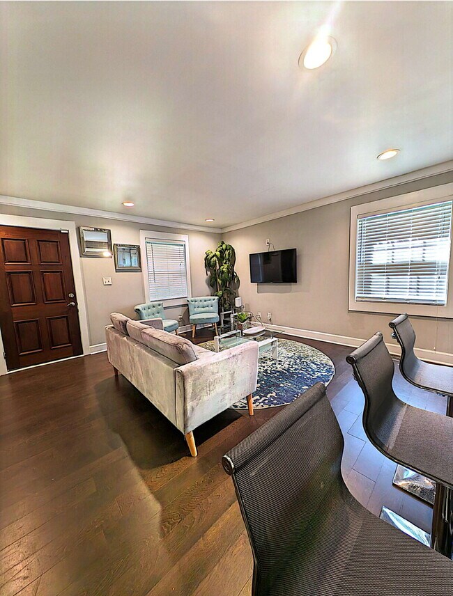 Building Photo - Stylish & Convenient Atlanta Room: All-Inclusive Living!